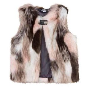 Sleeveless faux fur jacket size 2-3
